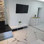 Appartmants 2 With Pool And Private Jakuzzi בית הארחה 4*
