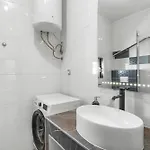 Appartmants 2 With Pool And Private Jakuzzi בית הארחה