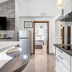 Appartmants 2 With Pool And Private Jakuzzi Vendégház