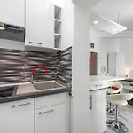 Appartmants 2 With Pool And Private Jakuzzi בית הארחה