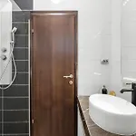Appartmants 2 With Pool And Private Jakuzzi Vendégház 4*
