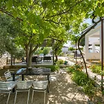 Appartmants 2 With Pool And Private Jakuzzi Vendégház Vodice