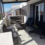 Appartmants 2 With Pool And Private Jakuzzi 4* וודיצה