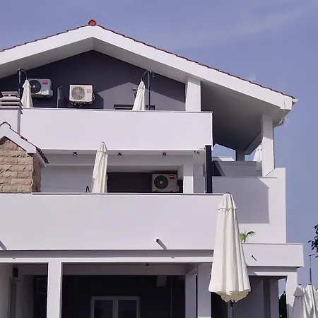 Tomic Guest house 4*
