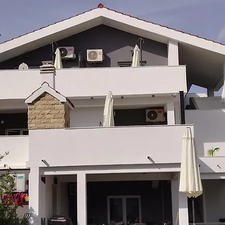 Guest house Tomic 4*