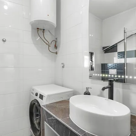 Appartmants 2 With Pool And Private Jakuzzi Guest house