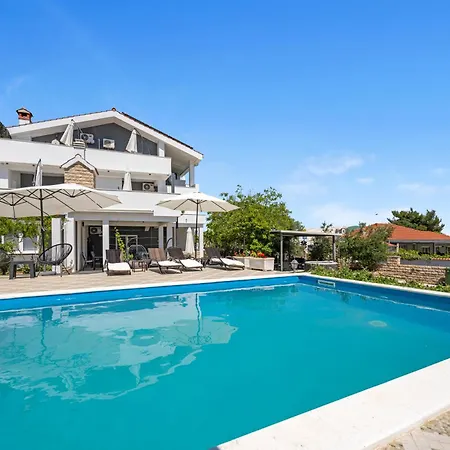 Appartmants 2 With Pool And Private Jakuzzi Vodice