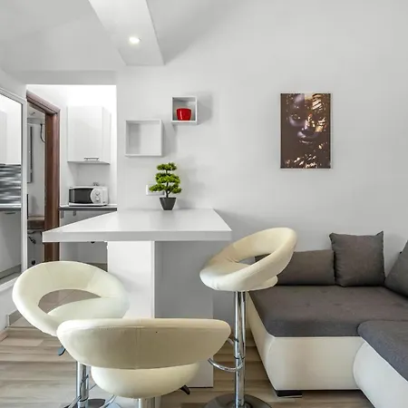 Tomic Pensión Vodice