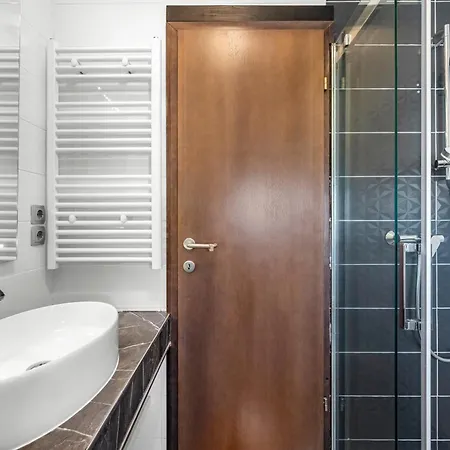 Appartmants 2 With Pool And Private Jakuzzi Guest house 4*