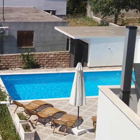 Guest house Appartmants 2 With Pool And Private Jakuzzi 4*