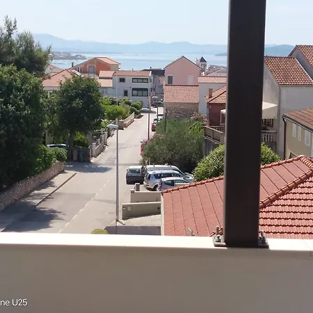 Appartmants 2 With Pool And Private Jakuzzi Guest house Vodice