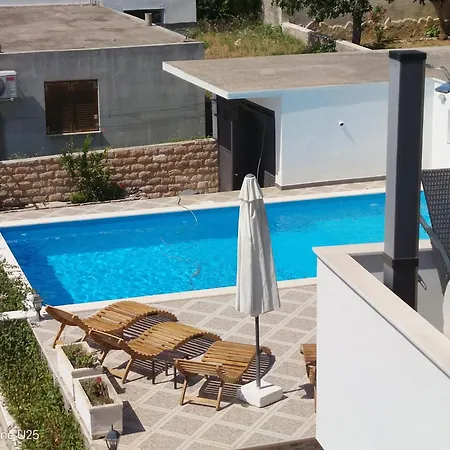 Appartmants 2 With Pool And Private Jakuzzi בית הארחה 4*