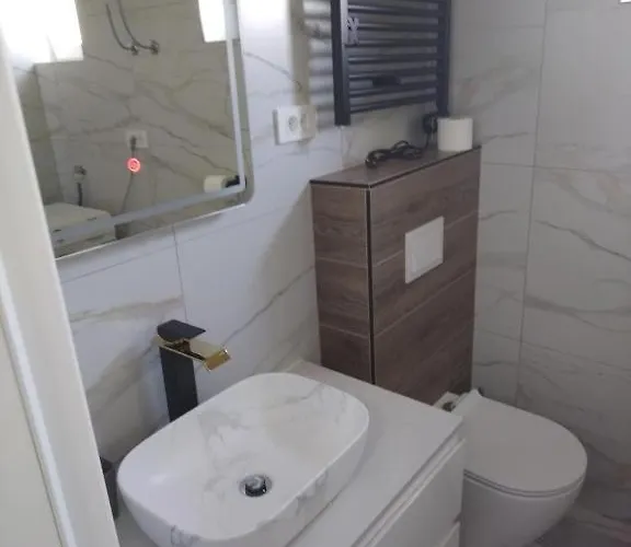 Tomic ゲストハウス 4*