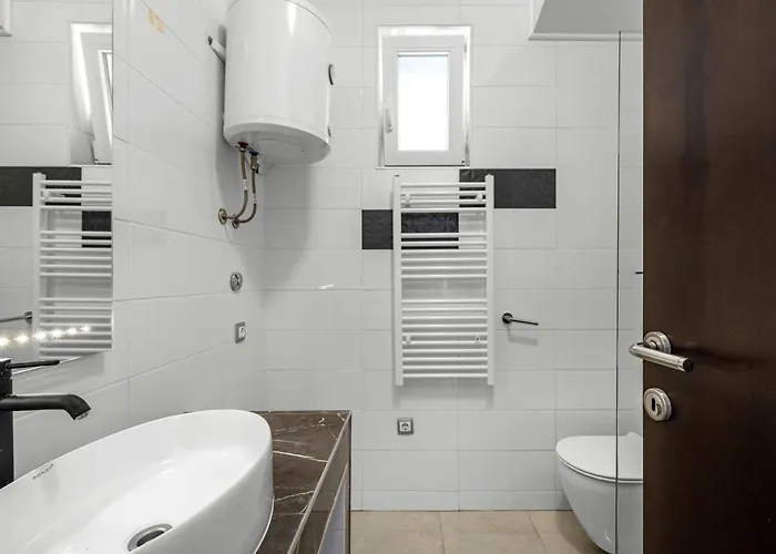 Tomic ゲストハウス 4*