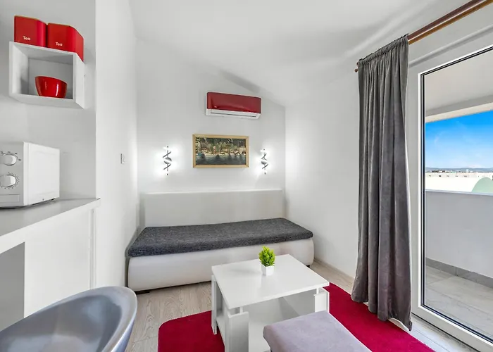 ゲストハウス Tomic