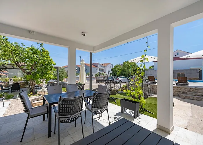 ゲストハウス Tomic