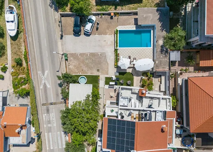 ゲストハウス Tomic 4*