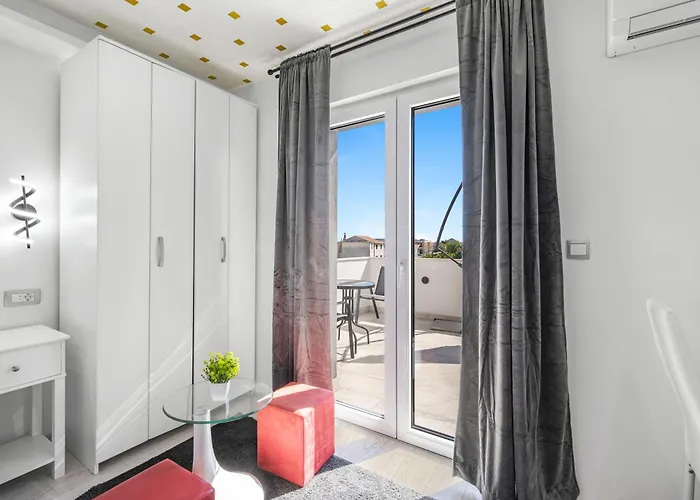 ゲストハウス Tomic