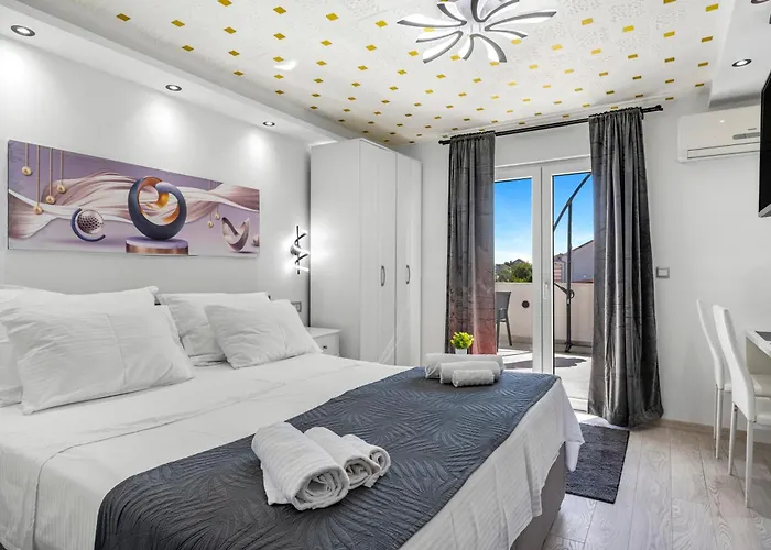 ゲストハウス Tomic